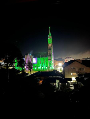 apartamento duplex c vista para catedral de pedra igreja matriz